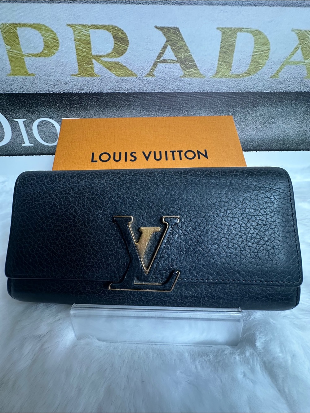 Louis Vuitton Capucines Noir Taurillon Wallet